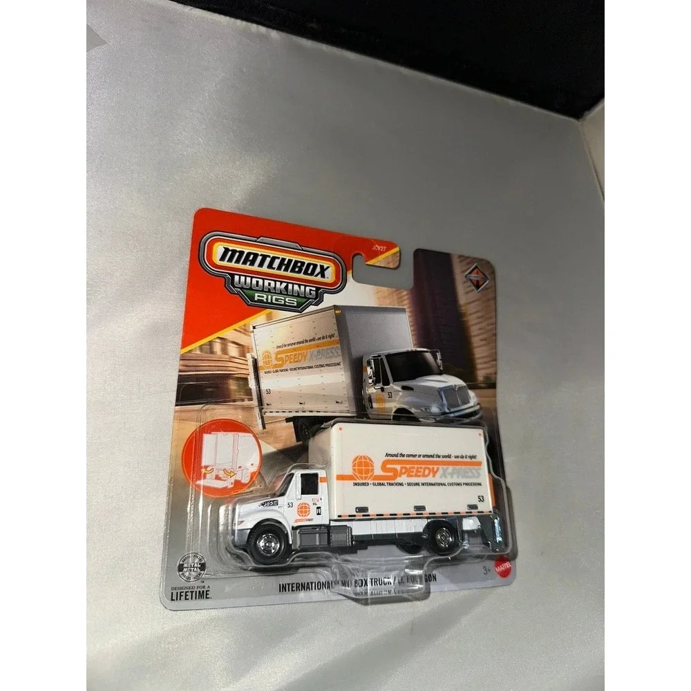 Matchbox Working Rigs International MV Box Truck Speedy X-Press 16/16 JCY27 NEW